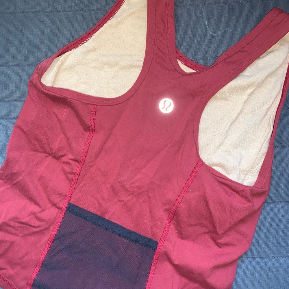 LULULEMON TANK TOP W BUILT IN BRA